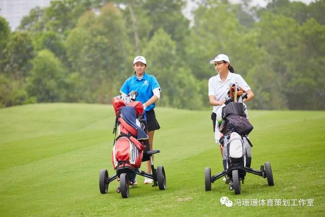 高尔夫新动态，精彩瞬间尽在掌握！